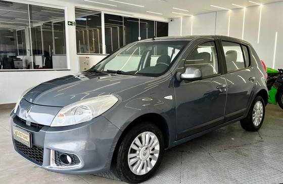 RENAULT SANDERO 1.6 PRIVILÉGE 16V FLEX 4P AUTOMÁTICO RENAULT SANDERO 1.6 PRIVILÉGE 16V FLEX 4P AUTOMÁTICO